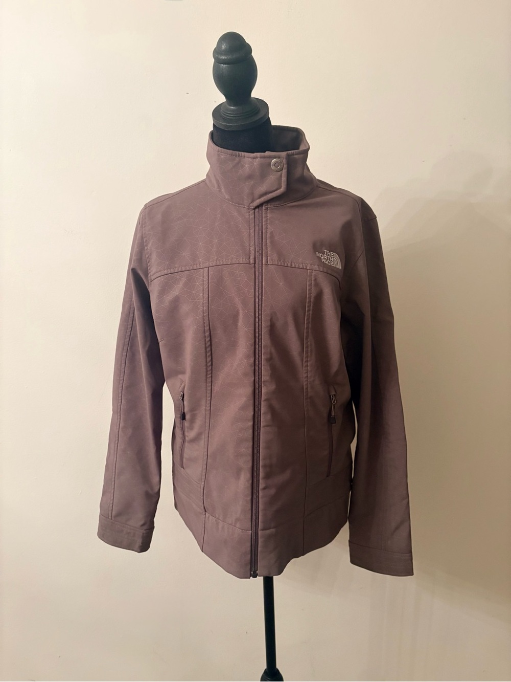 The North Face Women's Gray Softshell Jacket Outdoor Warm Luxury Preppy Active